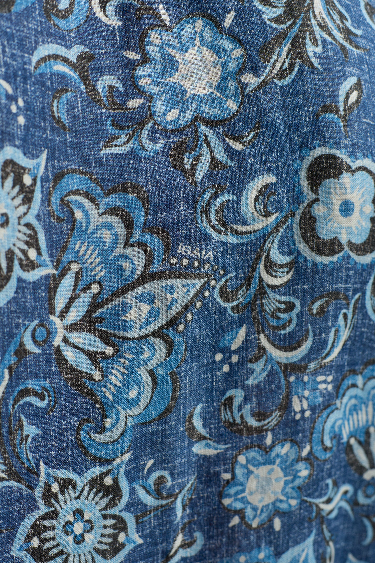 CAM224_000_C1111_03-media-4