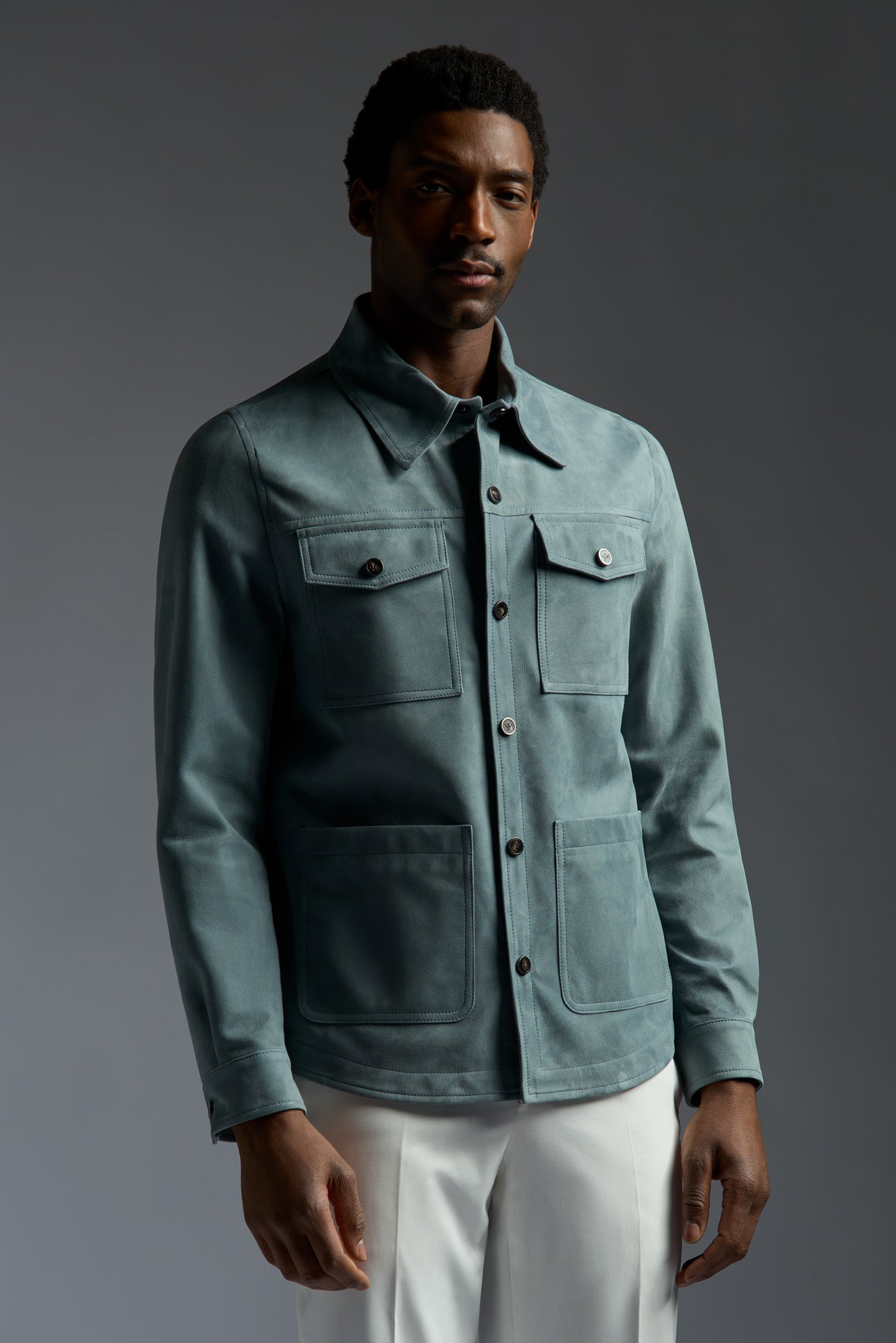 LU0216_000_PLW61_740-media-1