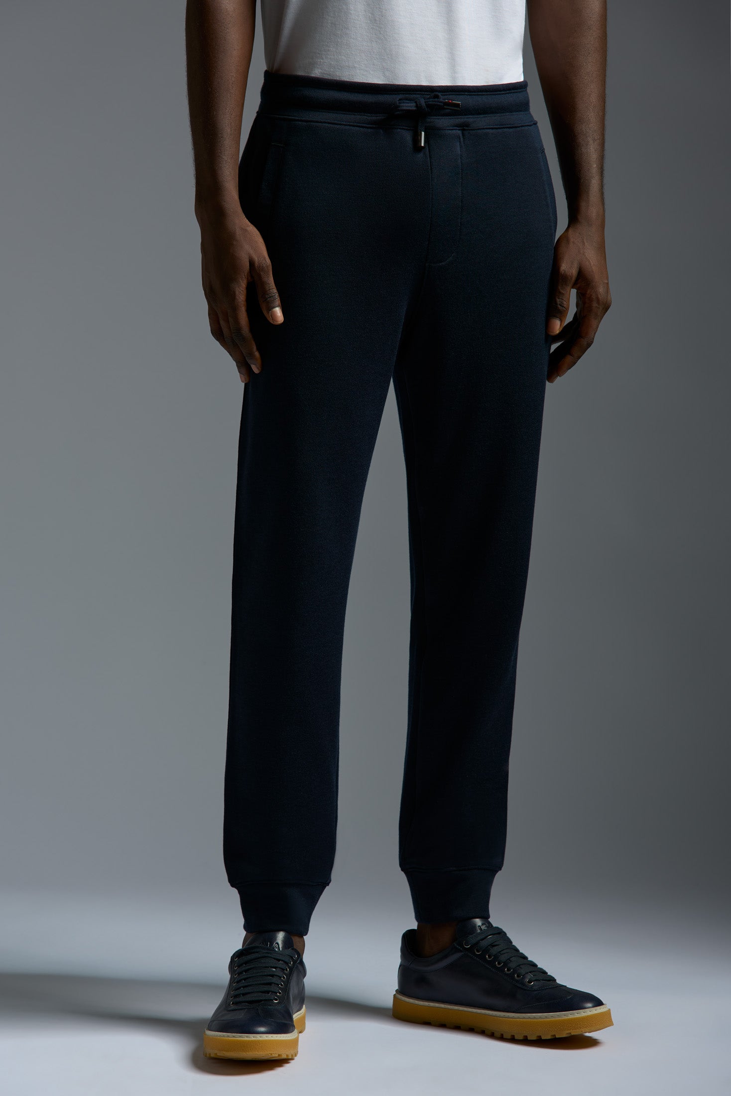 MP0048_000_J0372_800-media-2