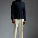 SU7302_000_81670_800-media-2