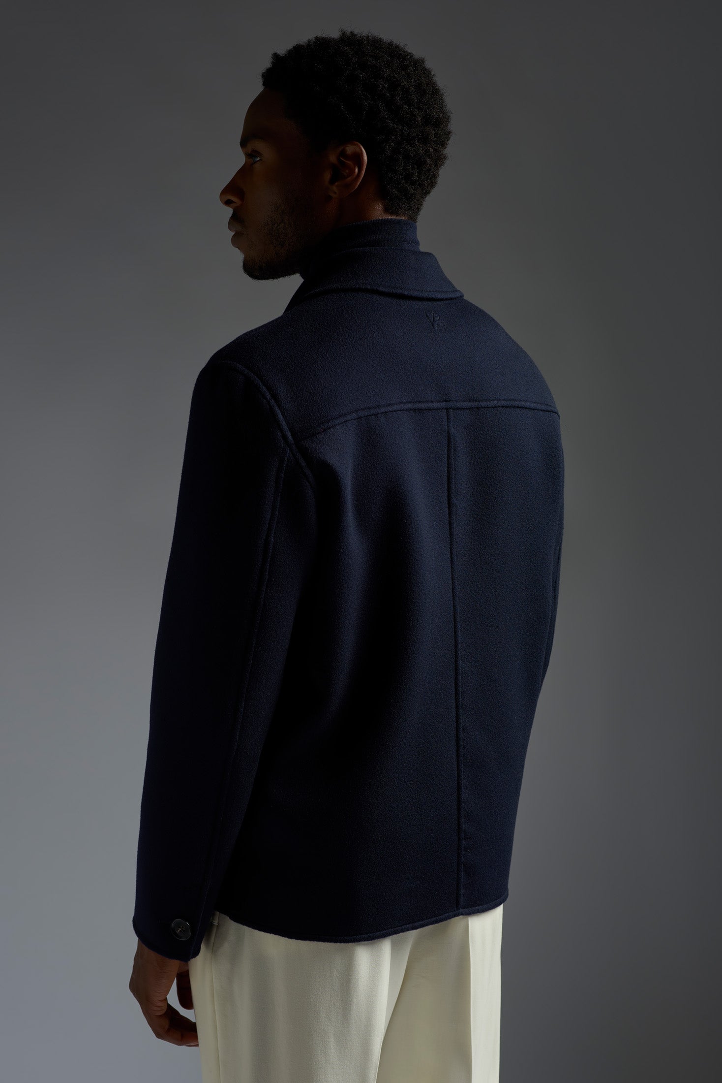 SU7302_000_81670_800-media-3